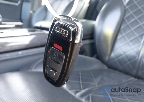 2017 Audi S8 4.0T Plus z USA, uszkodzony, nr VIN WUAJ5AFD5HN900271